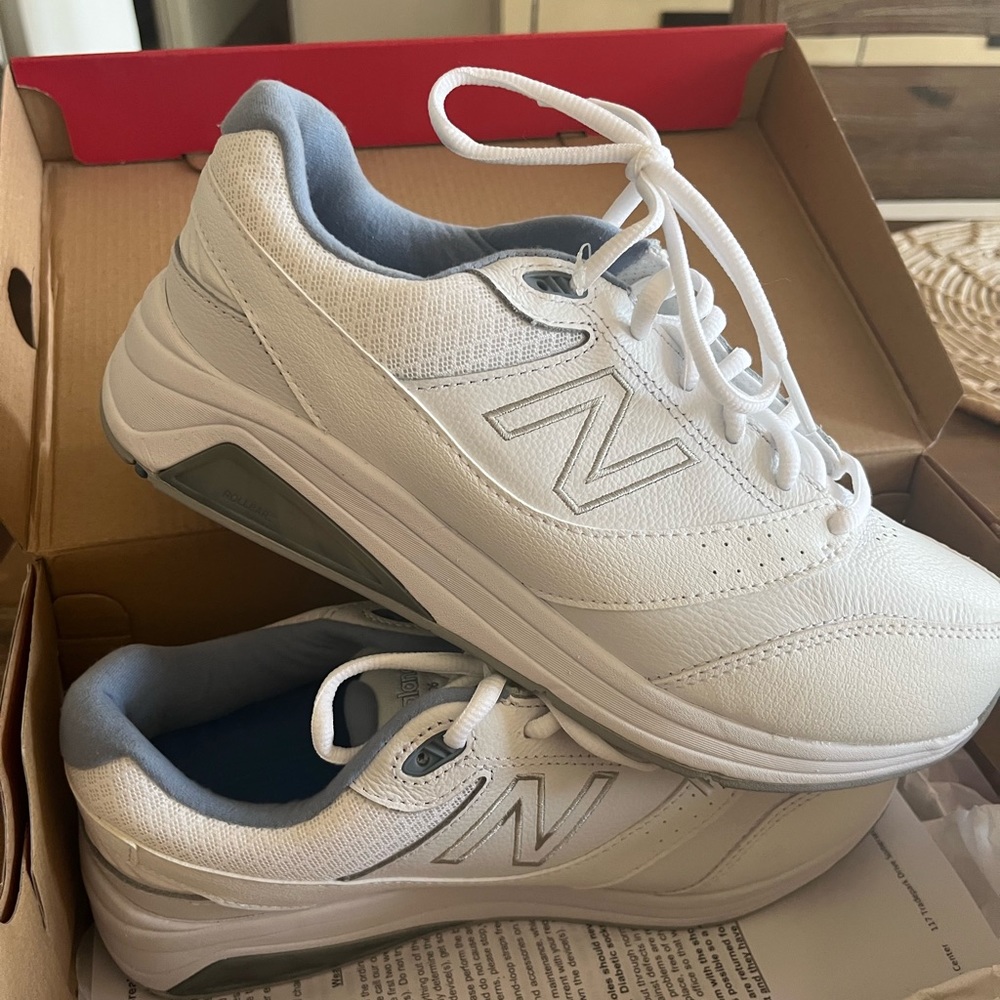New Balance 928v3 white and blue walking shoes